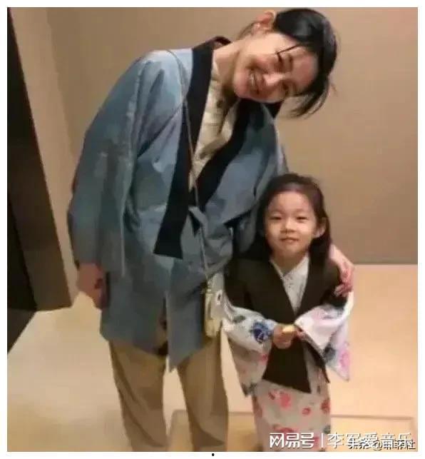 娱乐圈吃瓜爆料姐妹,揭秘明星背后的故事