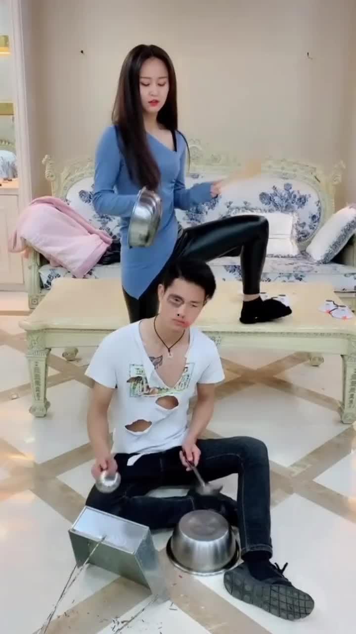 两口子曰批的视频,揭秘夫妻间的幽默智慧