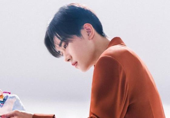 易烊千玺吃瓜爆料,娱乐圈幕后真相曝光