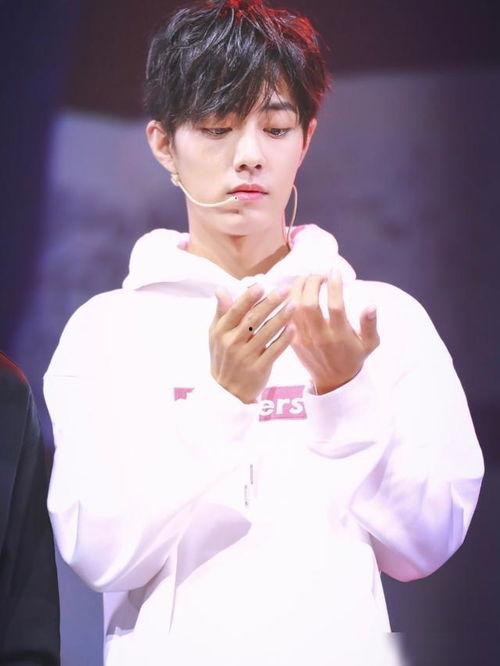 吃瓜爆料肖战李易峰