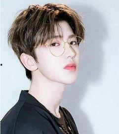 蔡徐坤自律八卦爆料吃瓜,吃瓜群众眼中的自律明星