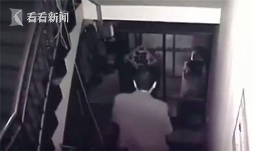 女生洗澡视频,揭秘女生洗澡的温馨时光